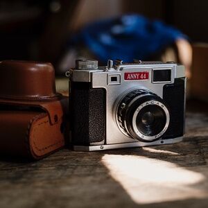 ANNY 44 Japanese Toy camera - takes 127 film